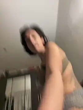 Snapshot of Piggiteablacktea chatting on 11.14.25 Piggiteablacktea online show from 11.14.25