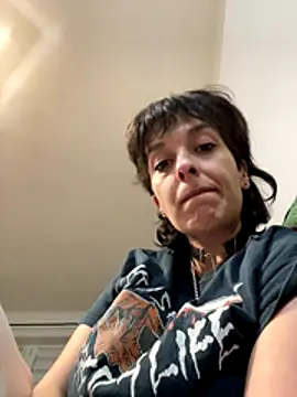 Snapshot of Piggiteablacktea chatting on 11.29.25 Piggiteablacktea online show from 11.29.25