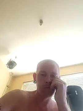 Snapshot of piercingpik chatting on 06.25.26 piercingpik online show from 06.25.26