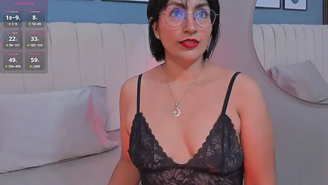 naty bush online show from 10.12.25