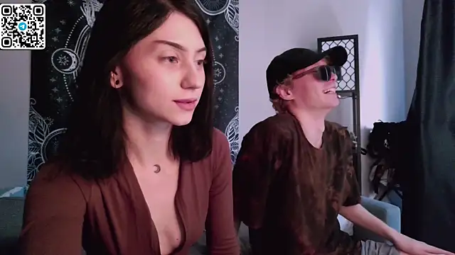 Snapshot of poisondevotion chatting on 10.12.25 poisondevotion online show from 10.12.25