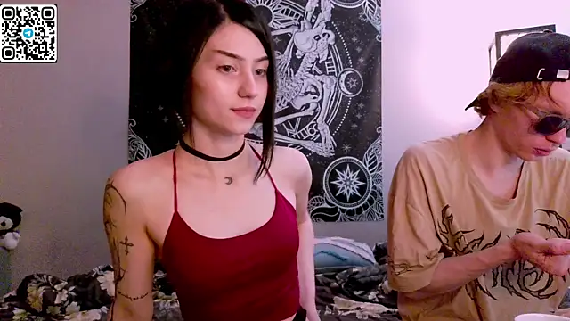 Snapshot of poisondevotion chatting on 10.25.25 poisondevotion online show from 10.25.25