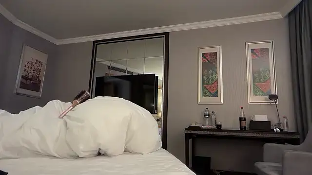 Ofcourseoneday online show from 11.10.25