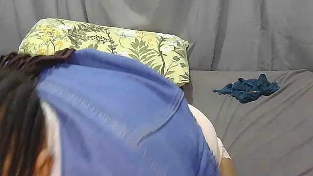 Snapshot of BigSexyEbony chatting on 06.05.26 BigSexyEbony online show from 06.05.26