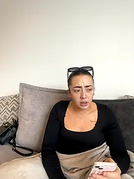 ItsCOCOx online show from 10.27.25