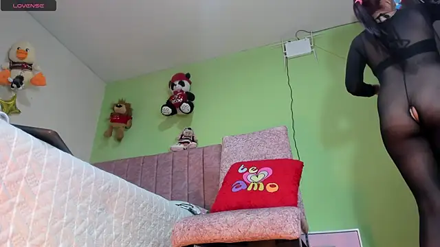 hot Dariana pantyhose online show from 12.05.25