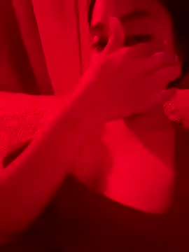 Snapshot of bjqquueenn chatting on 10.31.25 bjqquueenn online show from 10.31.25