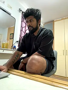 Snapshot of CrazyShashank chatting on 11.02.25 CrazyShashank online show from 11.02.25