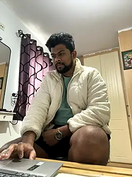 Snapshot of CrazyShashank chatting on 11.30.25 CrazyShashank online show from 11.30.25