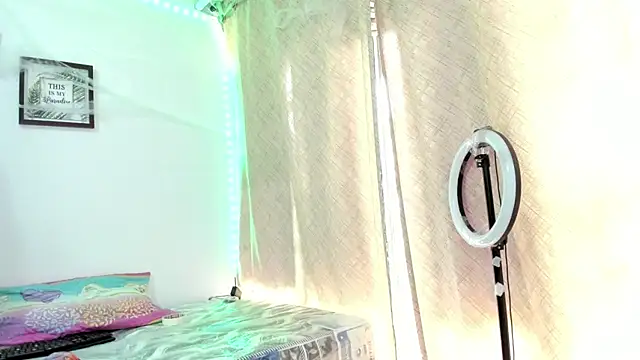 selena jhonson online show from 10.29.25