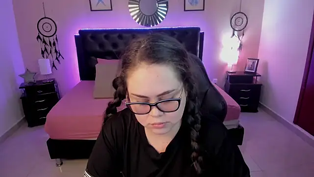 LolaVillalobos online show from 02.12.26