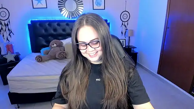 Snapshot of LolaVillalobos chatting on 05.08.26 LolaVillalobos online show from 05.08.26