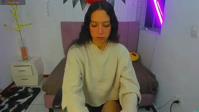 anna moon11 online show from 10.17.25