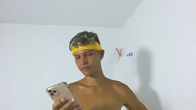 Snapshot of Twinkcock22 chatting on 07.08.26 Twinkcock22 online show from 07.08.26