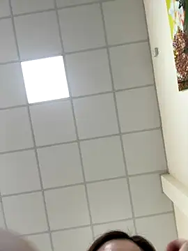 Snapshot of PhuongNhi21 chatting on 11.04.25 PhuongNhi21 online show from 11.04.25