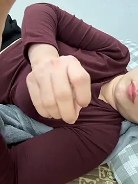 Snapshot of PhuongNhi21 chatting on 11.17.25 PhuongNhi21 online show from 11.17.25