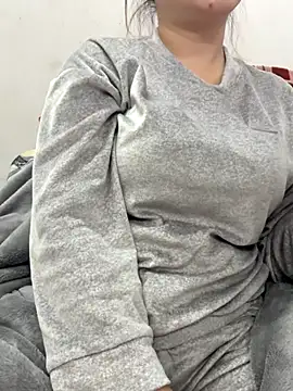 Snapshot of PhuongNhi21 chatting on 11.24.25 PhuongNhi21 online show from 11.24.25