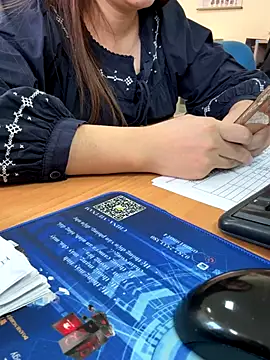 Snapshot of PhuongNhi21 chatting on 11.25.25 PhuongNhi21 online show from 11.25.25