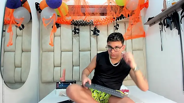 DavilANDkevin2 online show from 10.28.25