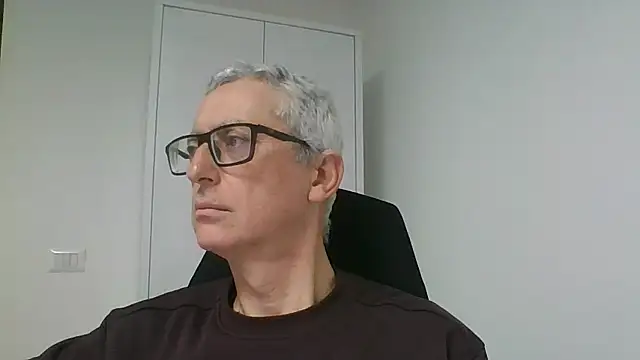 Snapshot of Sensor2000 chatting on 01.10.26 Sensor2000 online show from 01.10.26