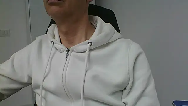 Snapshot of Sensor2000 chatting on 02.05.26 Sensor2000 online show from 02.05.26