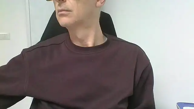 Snapshot of Sensor2000 chatting on 02.10.26 Sensor2000 online show from 02.10.26