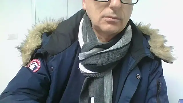 Snapshot of Sensor2000 chatting on 02.18.26 Sensor2000 online show from 02.18.26