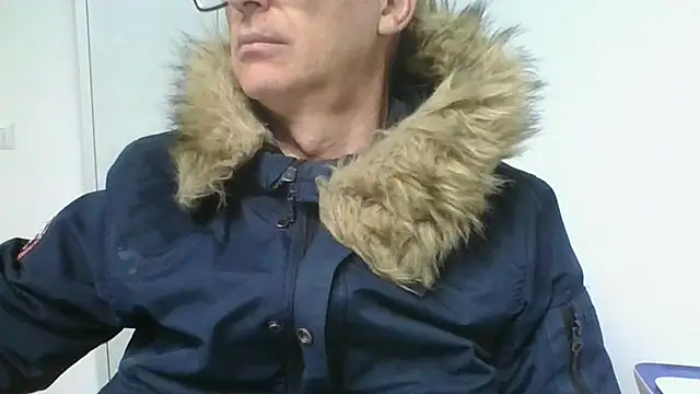 Snapshot of Sensor2000 chatting on 02.19.26 Sensor2000 online show from 02.19.26