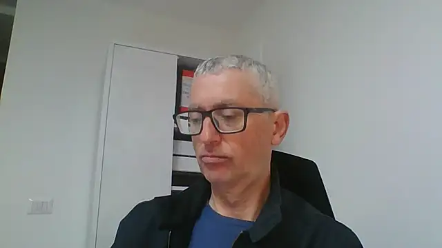 Snapshot of Sensor2000 chatting on 02.27.26 Sensor2000 online show from 02.27.26