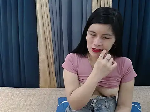 Snapshot of pinay_amaliax chatting on 11.12.25 pinay amaliax online show from 11.12.25