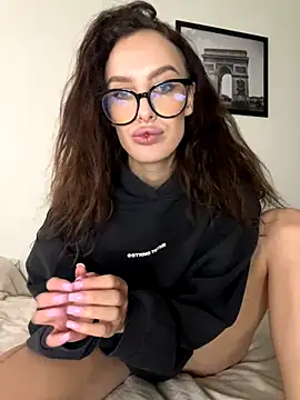 goodgirldevil online show from 11.25.25