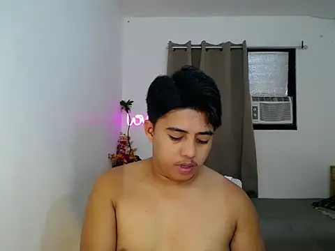 Hugecock2hundle intown online show from 11.25.25