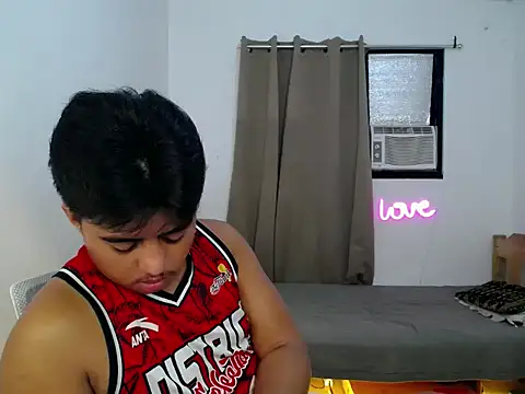 Hugecock2hundle intown online show from 11.28.25