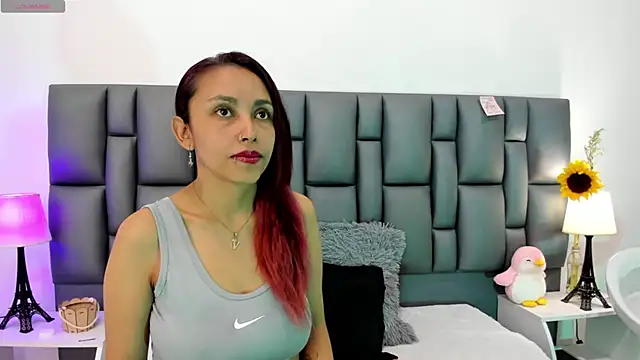 valeriasweet  online show from 11.17.25