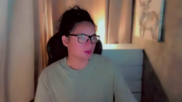 Snapshot of kaicromwell_ chatting on 10.23.25 kaicromwell online show from 10.23.25