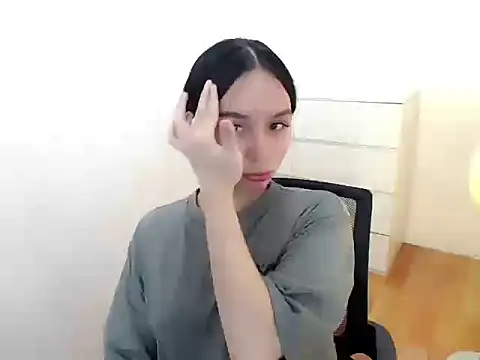 holly tabby online show from 09.13.25