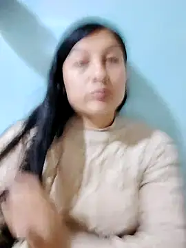 Snapshot of lunna_07 chatting on 10.16.25 lunna 07 online show from 10.16.25