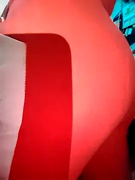 Snapshot of lunna_07 chatting on 10.25.25 lunna 07 online show from 10.25.25