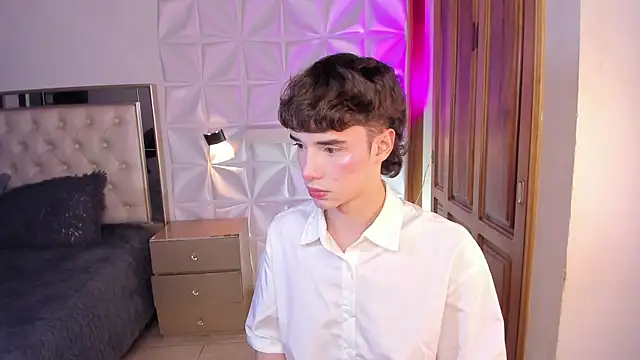 Snapshot of austin_rouse chatting on 02.14.26 austin rouse online show from 02.14.26