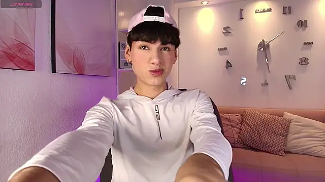 Ezra Storm online show from 09.30.25