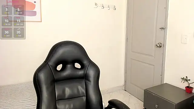 Alexia milf  online show from 10.04.25