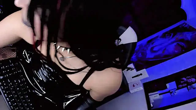 Yareth Rouss  online show from 06.14.26