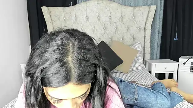 Snapshot of aleja_spearsx chatting on 04.28.26 aleja spearsx online show from 04.28.26