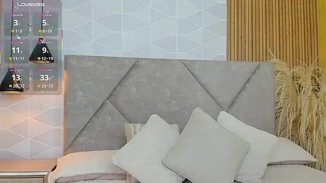 Jade Whisper online show from 09.16.25