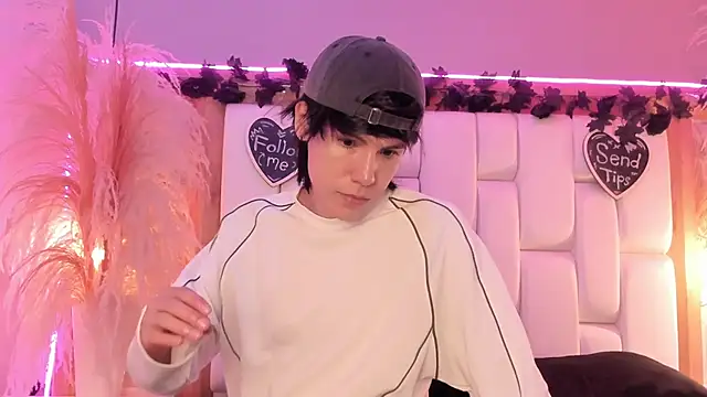 Daphne And Roger online show from 03.30.26