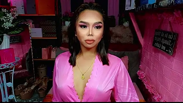 MoniqueCeleste online show from 11.22.25