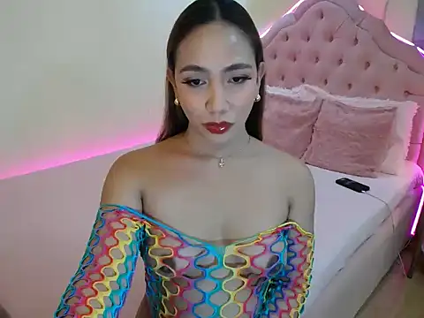 Snapshot of ur_seductivelaura chatting on 05.21.26 ur seductivelaura online show from 05.21.26