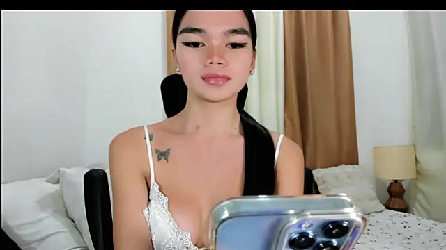 kendall petite18 online show from 05.31.26