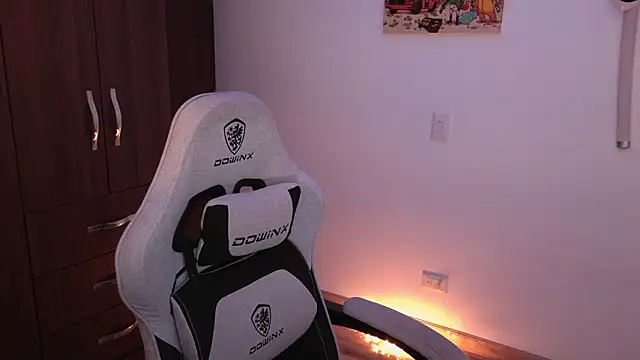 domsantiago  online show from 02.10.26