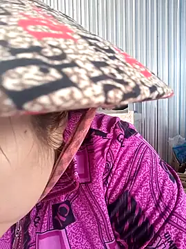 Snapshot of Cindy237st chatting on 11.04.25 Cindy237st online show from 11.04.25